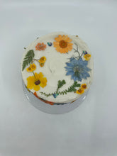 Load image into Gallery viewer, 3&quot; Dried Floral Cake
